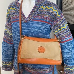 Dooney & Bourke Vintage 80s/90s Tan and Brown Leather Crossbody/Shoulder Bag